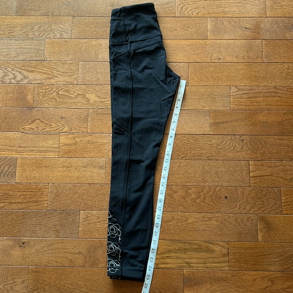 🖤LULULEMON LUCENT ICE QUEEN TIGHT-HIGH RISE-REFLECTIVE-POCKETS-4🖤 - Picture 10 of 16